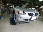 BMW Z4 フロントバンパー修理でさくら市からのご来店です。